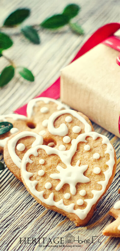 This year, as you plan your holiday baking, use these tips and techniques to learn how to mail your holiday cookies this year. | Holidays | Baking | Home Economics | Home Ec | Gifts |